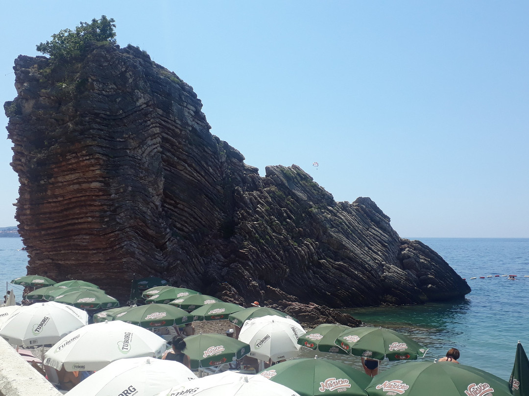 Layered Rocks of Rafailovici景点图片