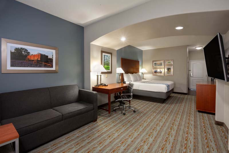 La Quinta Inn & Suites by Wyndham Cleveland TX主图