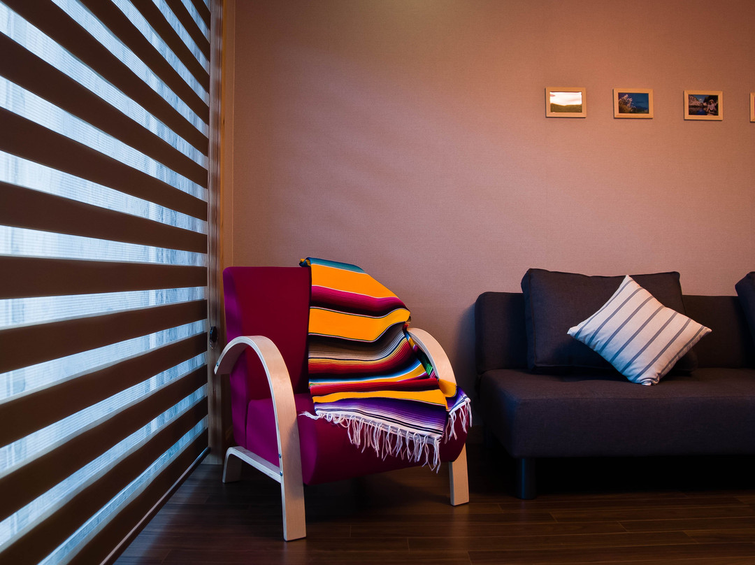 耶菊考套房酒店主图