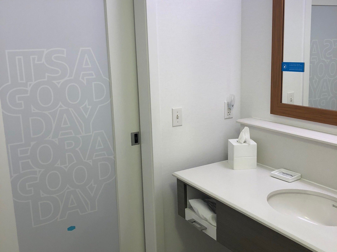 Hampton Inn & Suites North Huntingdon-Irwin主图