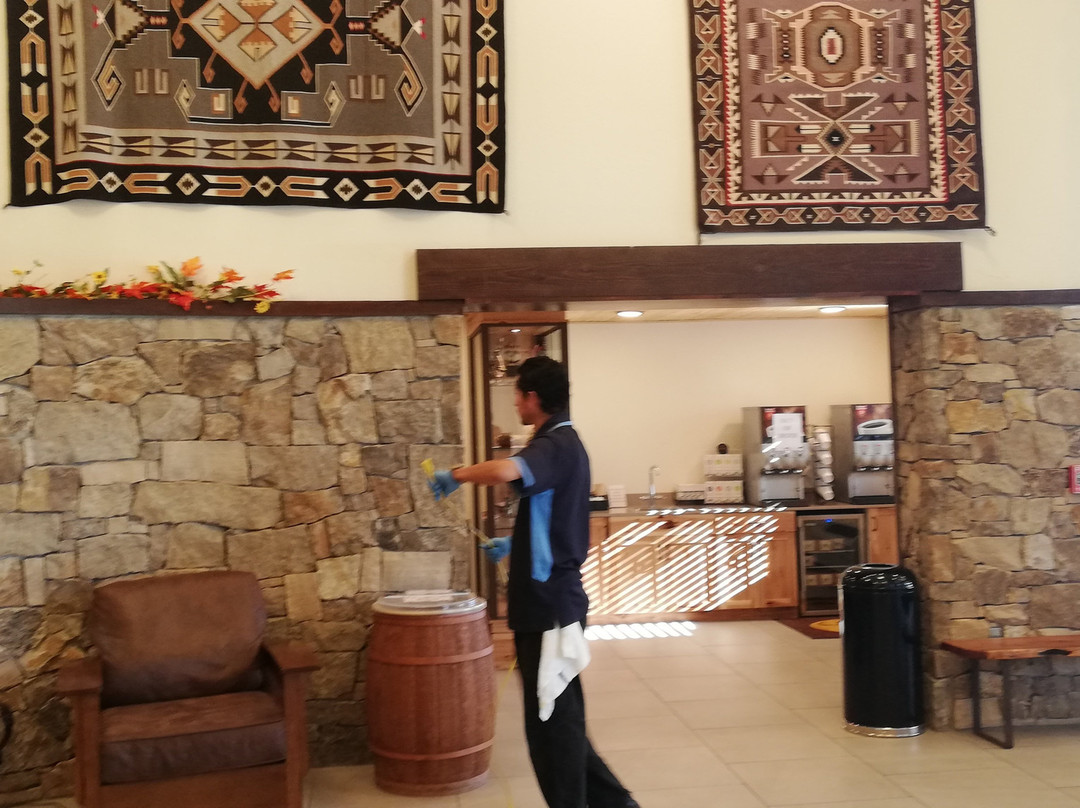 红羽汽车旅馆主图