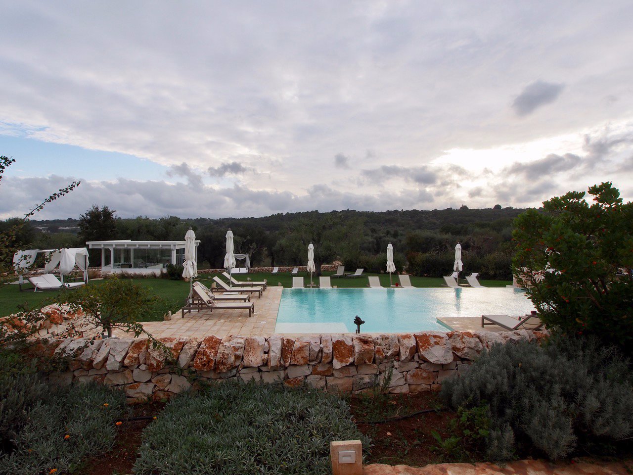 Borgo Canonica-泳池