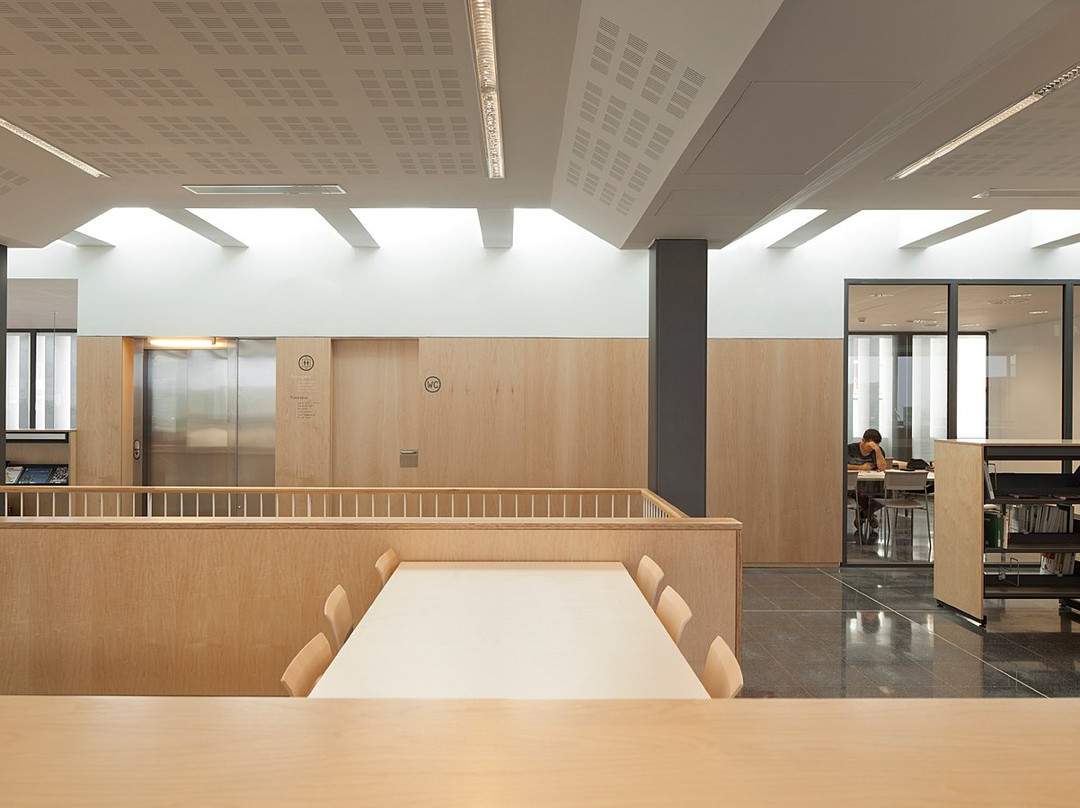 Biblioteca Merce Rodoreda景点图片