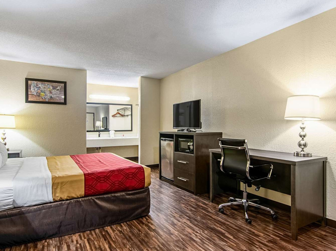 Econo Lodge Inn & Suites Matthews – Charlotte主图