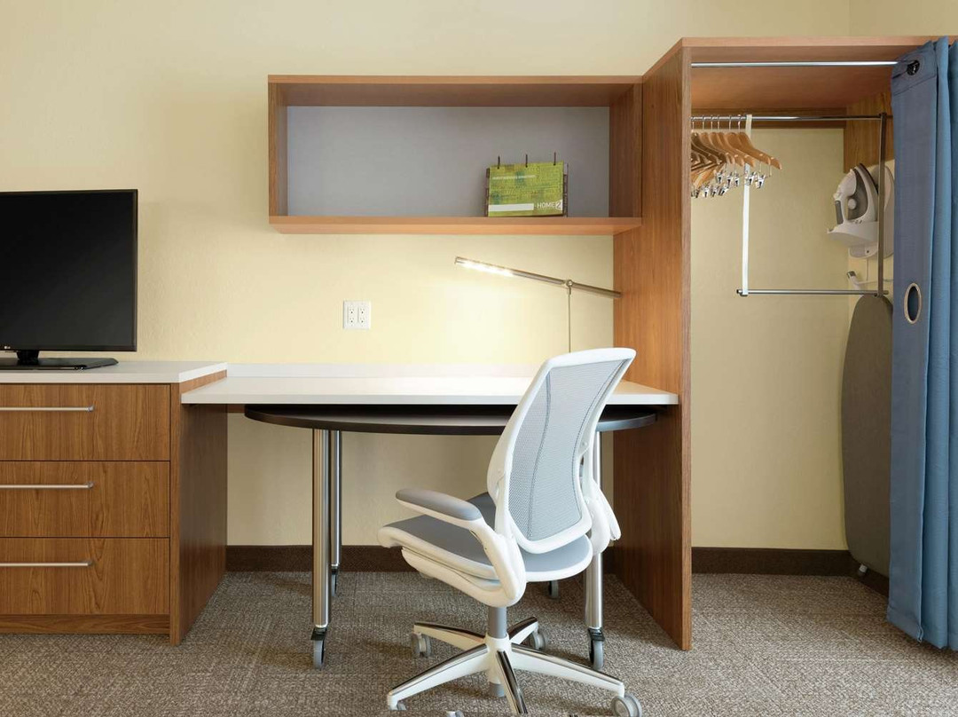 Home2 Suites By Hilton Milwaukee Airport主图