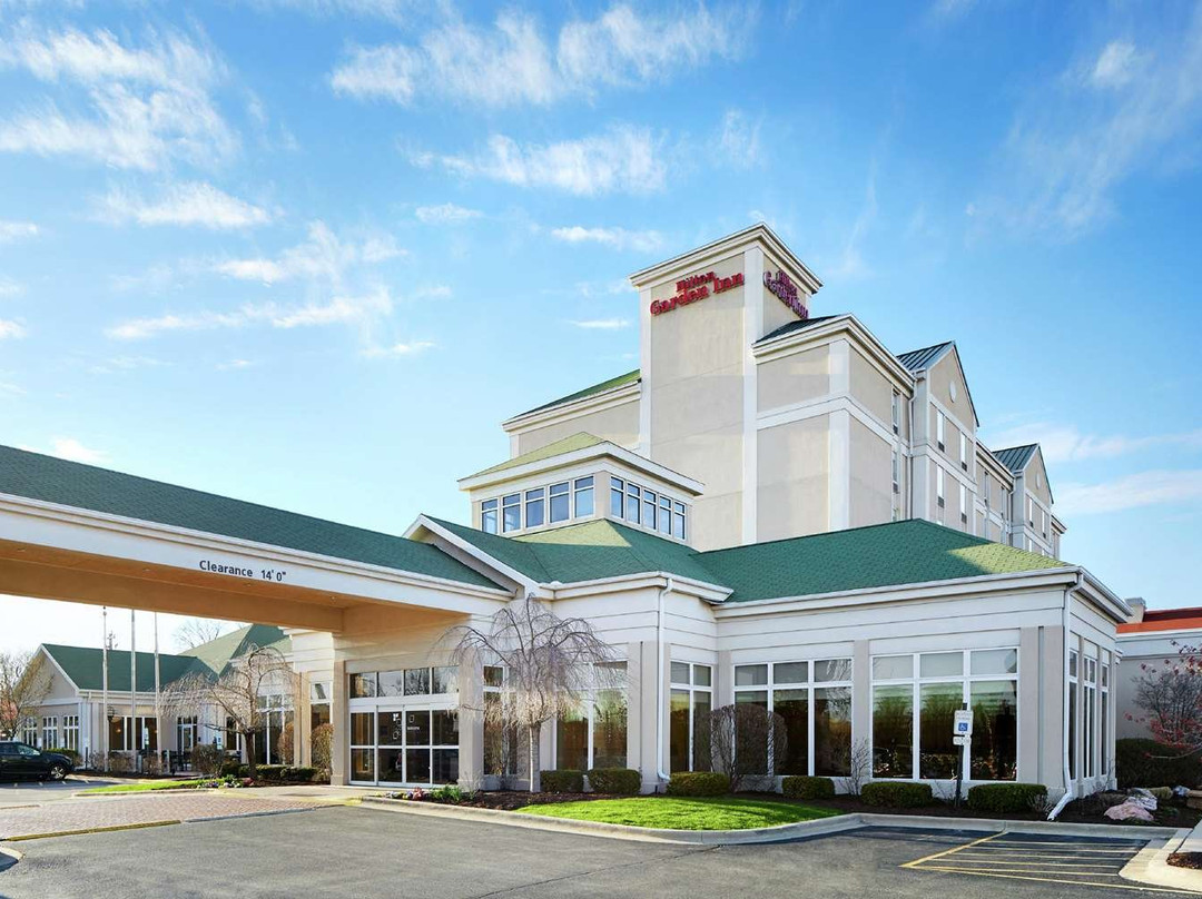 尚佩恩/厄巴纳希尔顿花园酒店主图