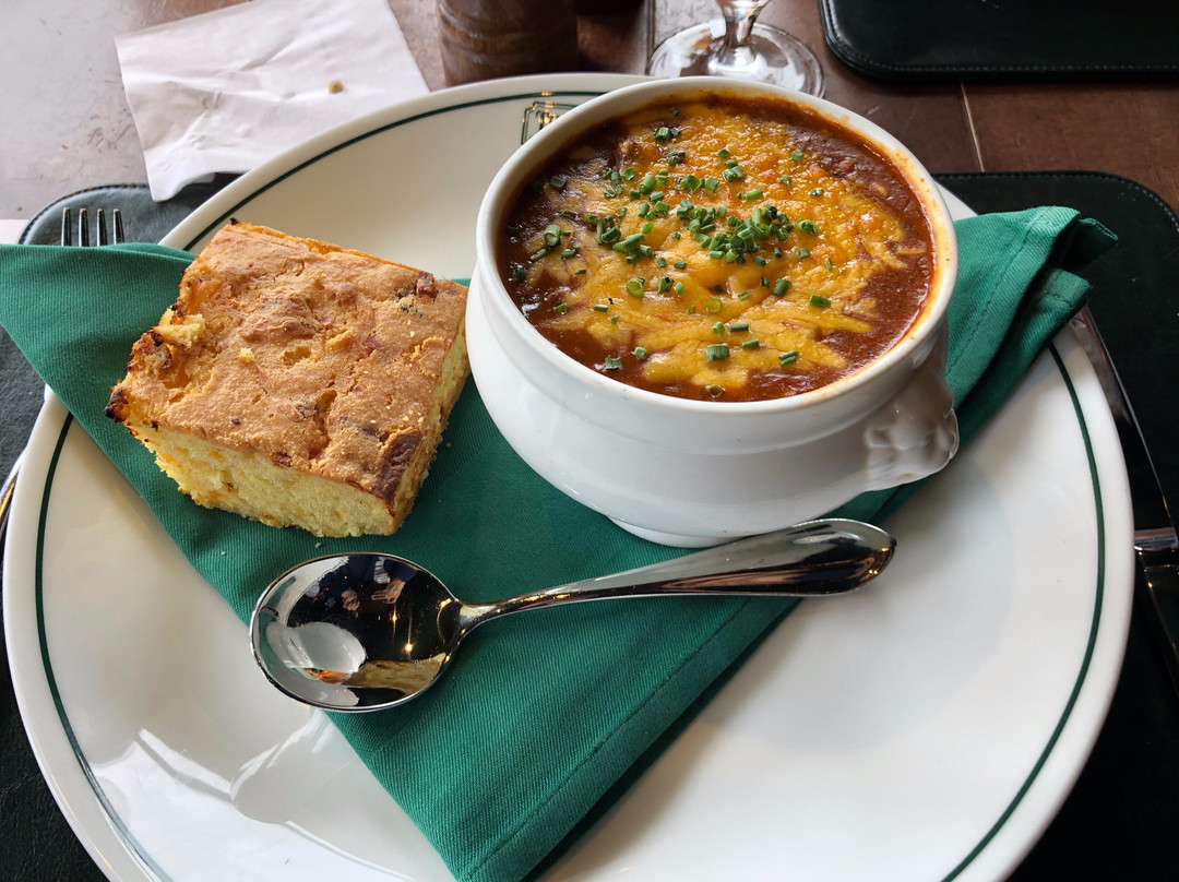 圆石滩餐馆和美食-The Tap Room At Fairway One