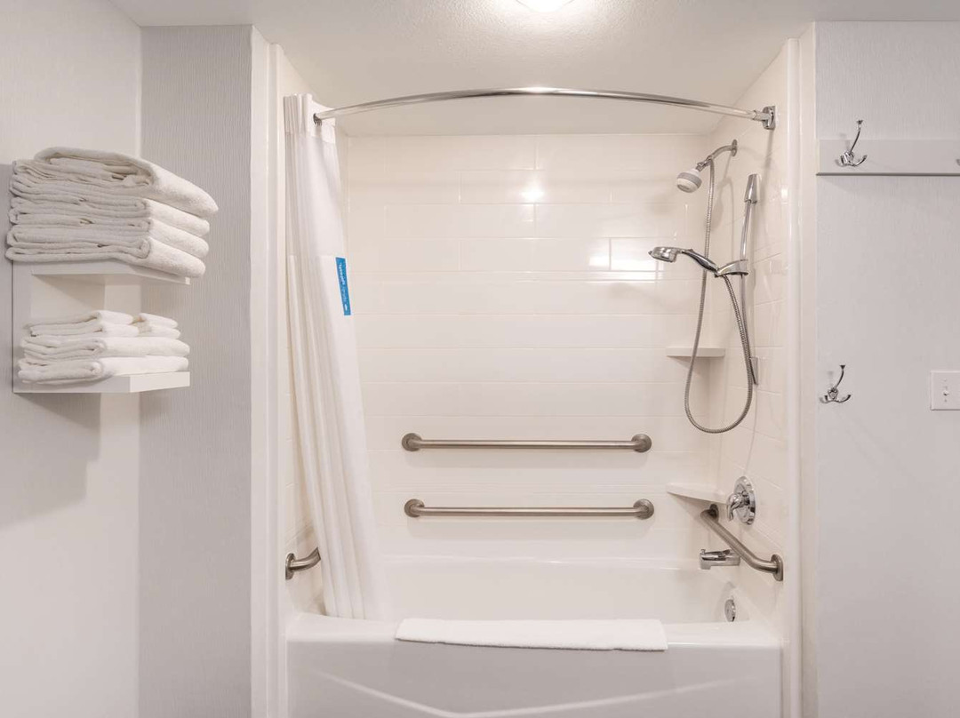 拉勒米希尔顿恒庭酒店主图