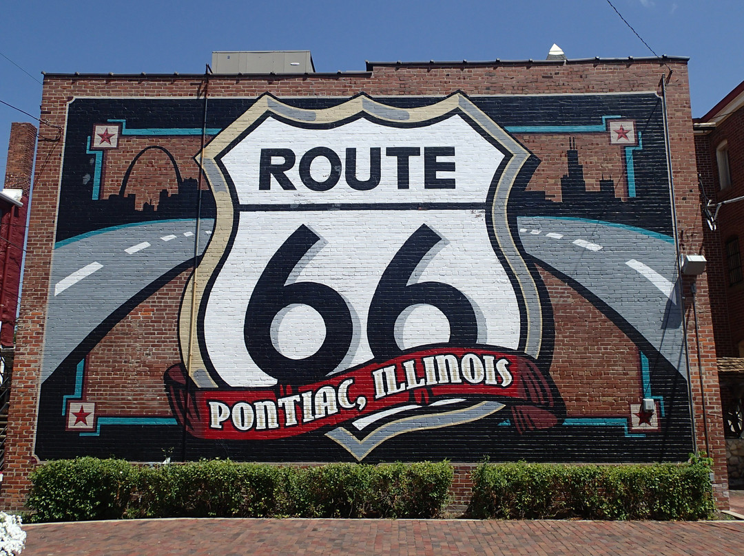 Route 66 Shield Mural-Pontiac必去景点
