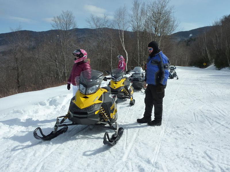 Northern Extremes Snowmobiling - Tours景点图片