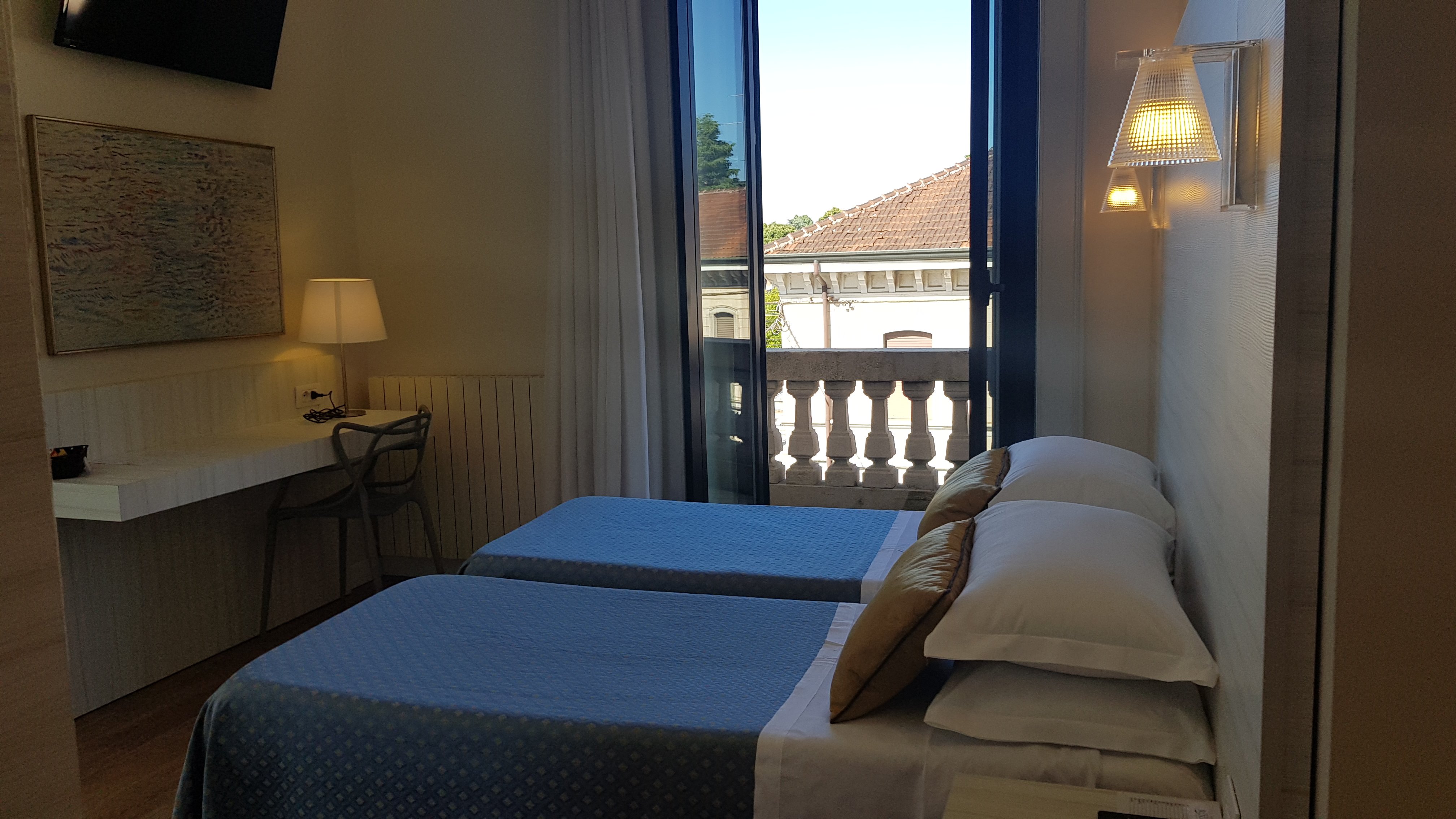 Hotel La Nuova Rotaia-官方