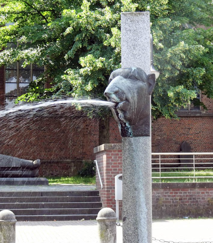 Narrenbrunnen-克莱韦县必去景点