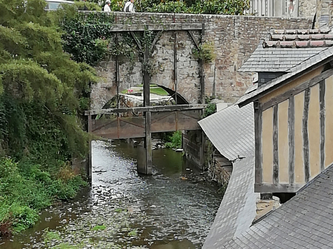 Les Lavoir de la Garenne-瓦讷必去景点