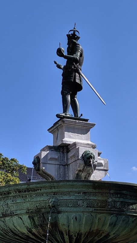 Karlsbrunnen-亚琛必去景点