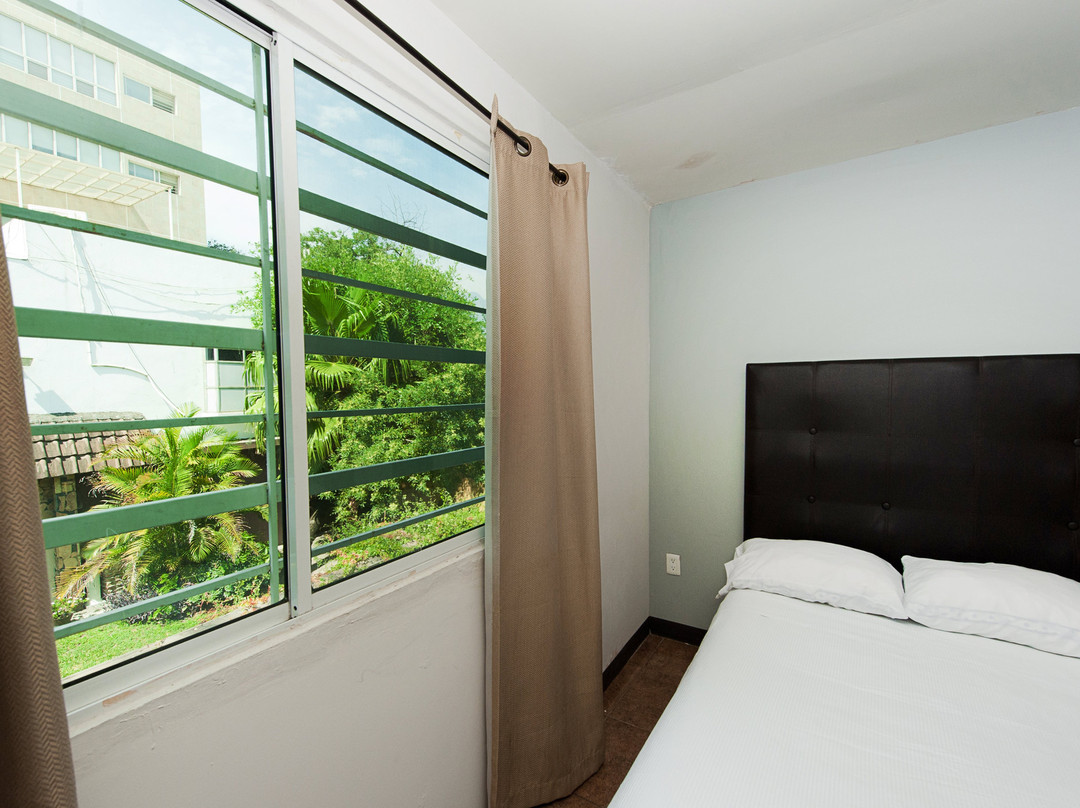 Econosuites Monterrey主图