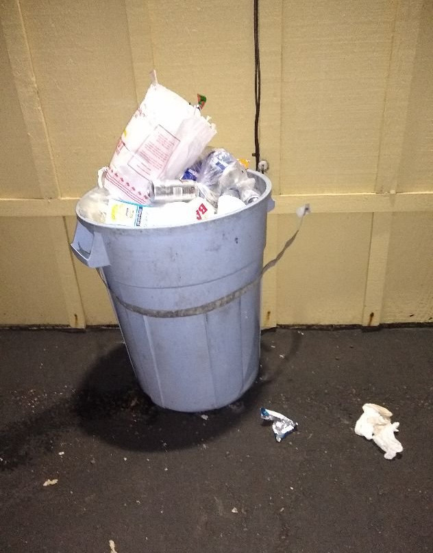 银色冲浪汽车旅馆主图