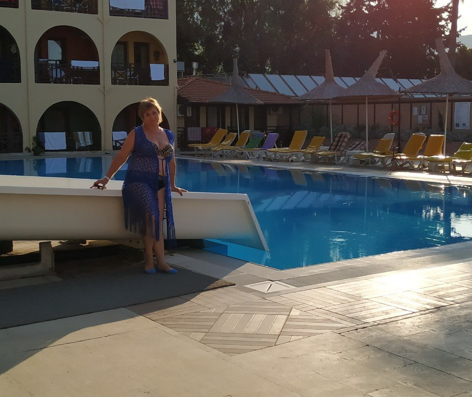Green Paradise Beach Hotel主图