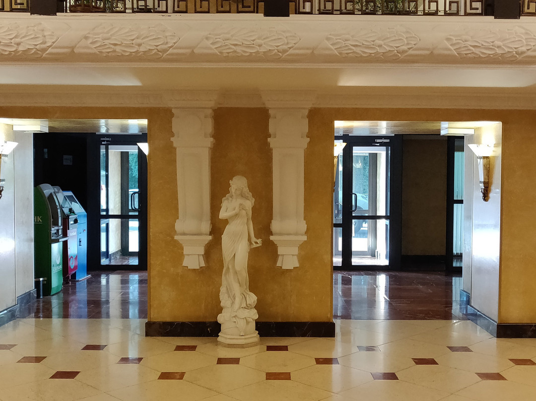 Shiny River Hotel主图