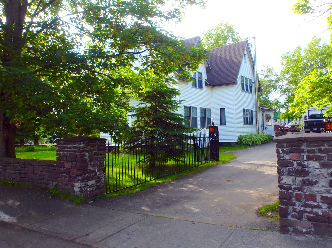 Hill Road Manor Bed & Breakfast主图