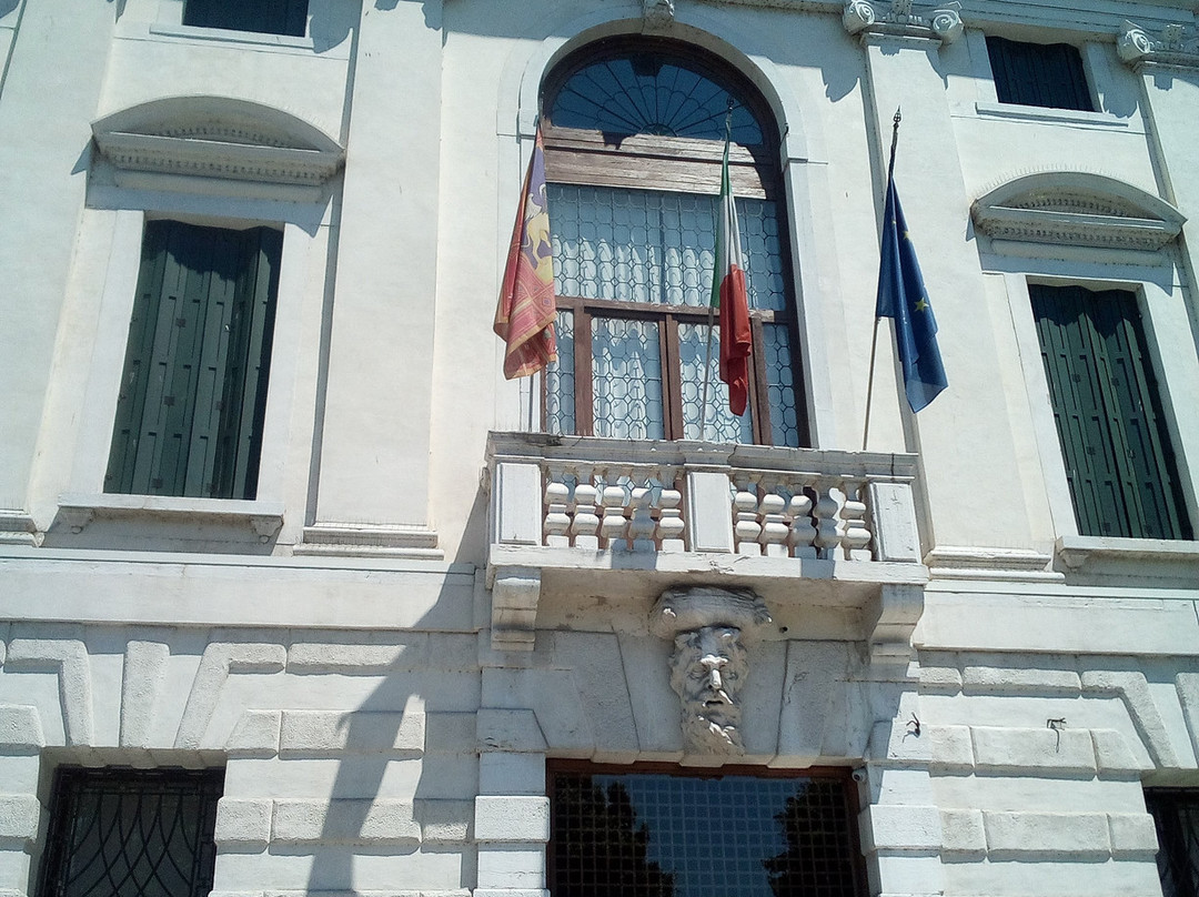Palazzo Giacomelli-特雷维索必去景点