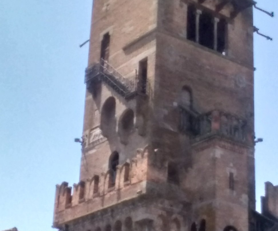 Torrione, revival neo-medievale景点图片