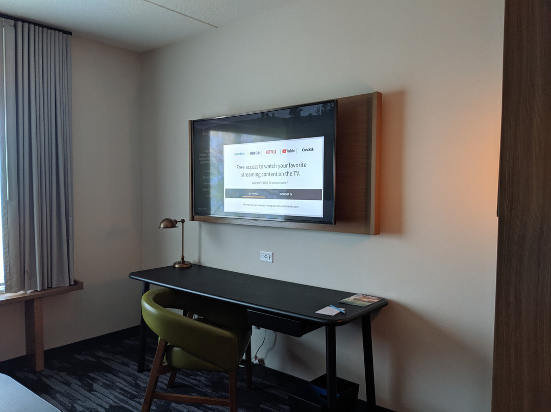 科默斯费尔菲尔德客栈&套房酒店主图