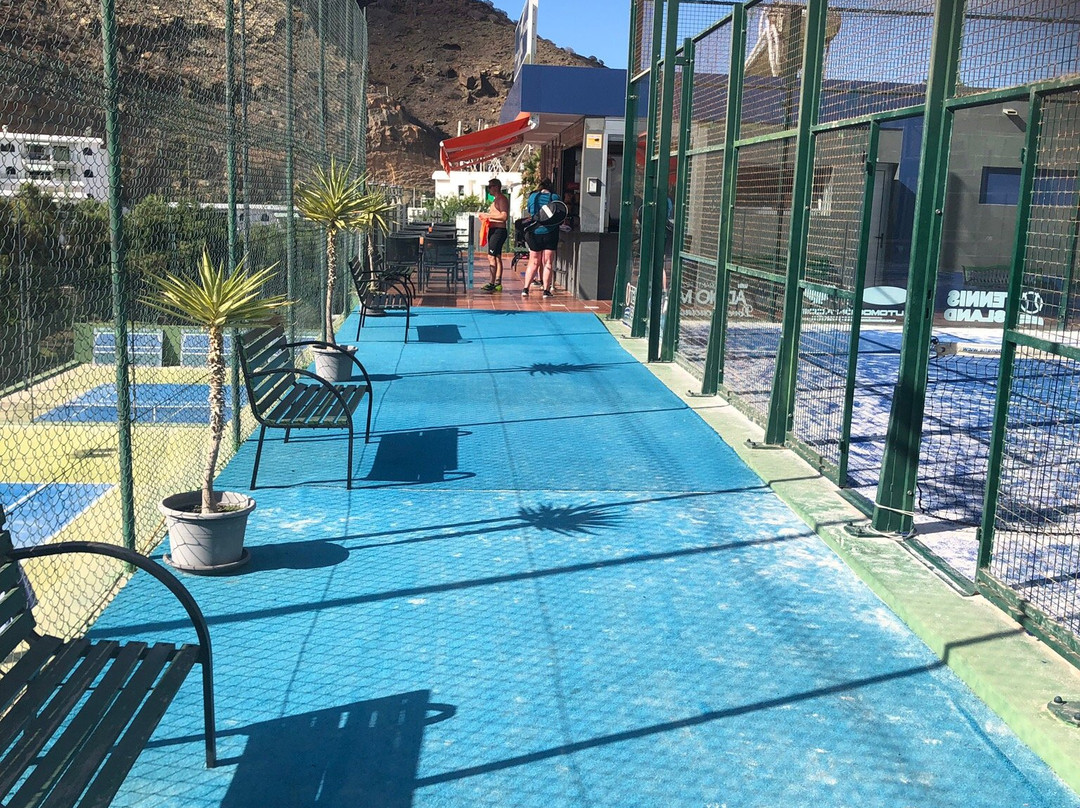 Tennis Island景点图片
