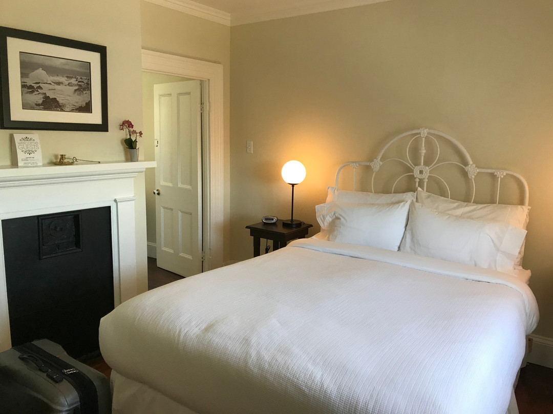 Russelltown Inn主图