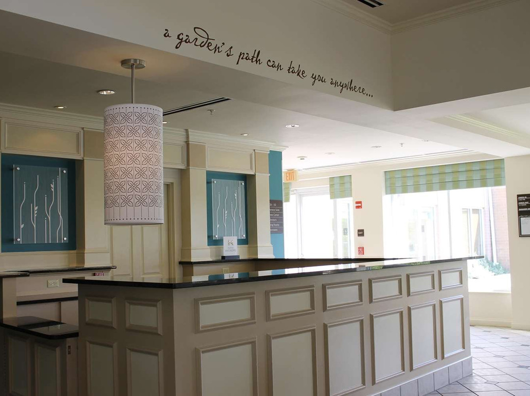 艾迪生希尔顿花园酒店主图