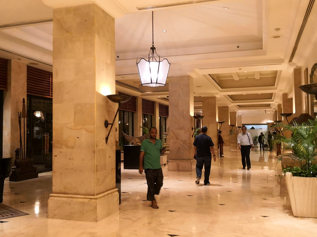 泗水布米大酒店主图