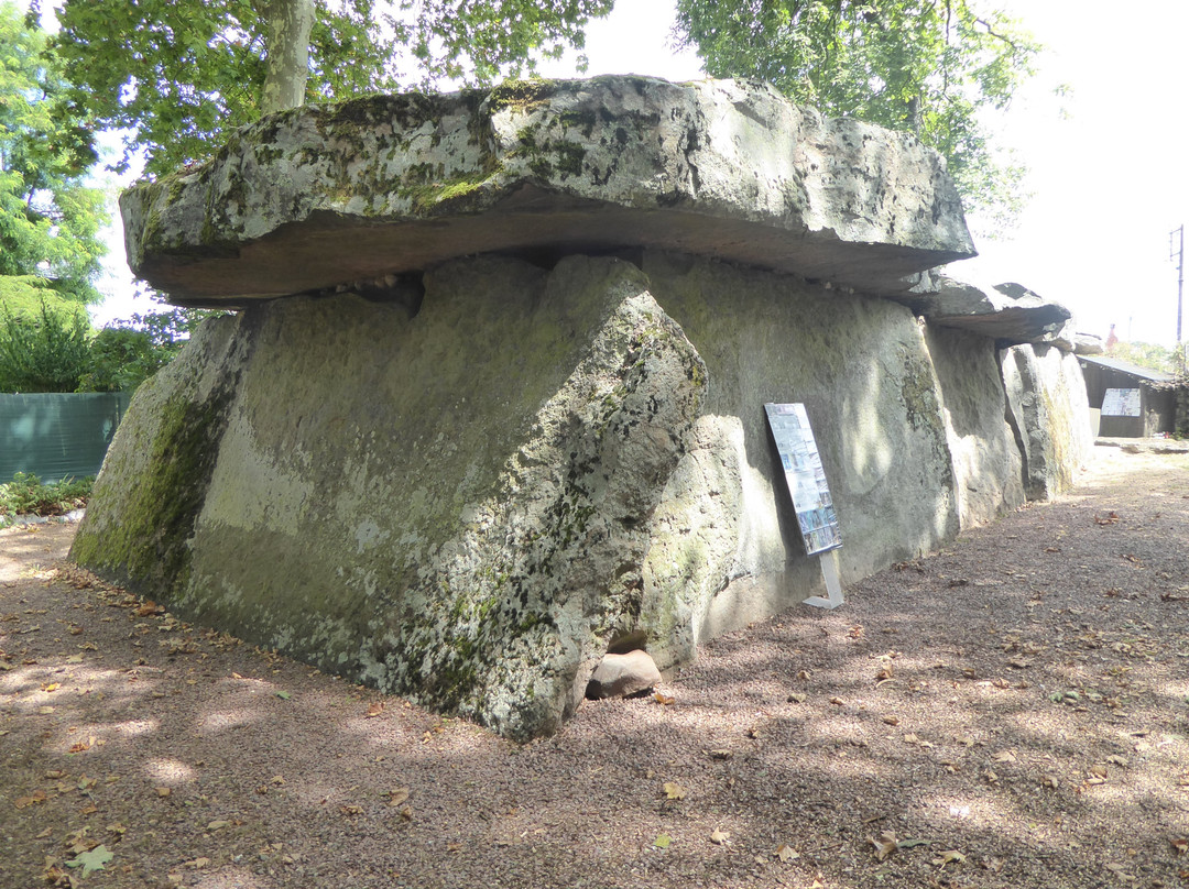 Le Dolmen de Bagneux景点图片