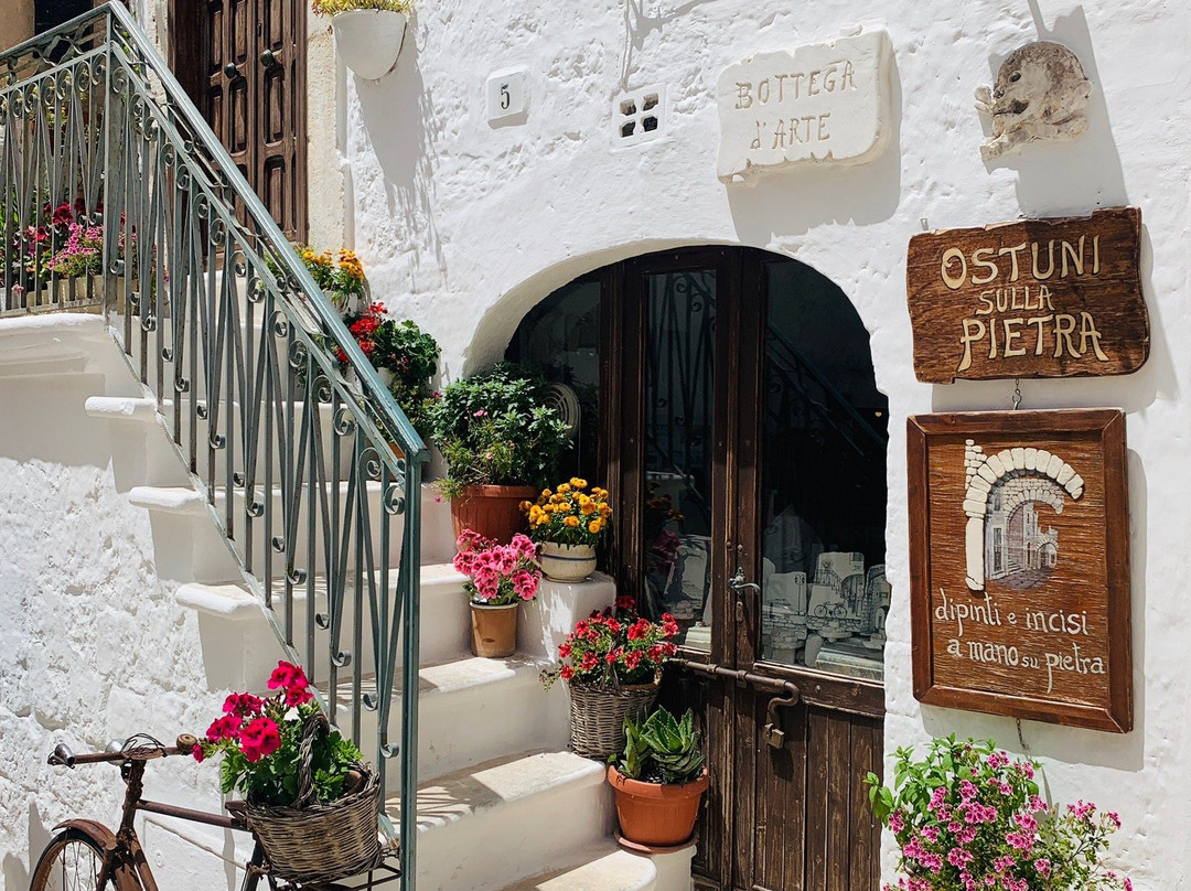 Typicus-奥斯图尼必去景点