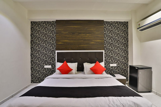 德威汽车旅馆及宴会厅主图