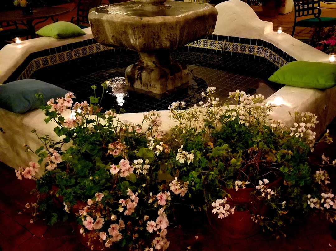 西班牙花园酒店主图