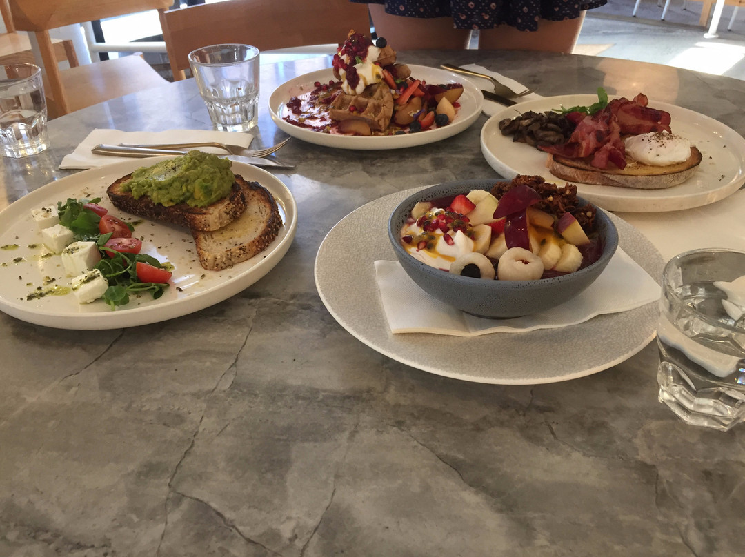 Calico - Cafe, Restaurant, Pizza & Bar