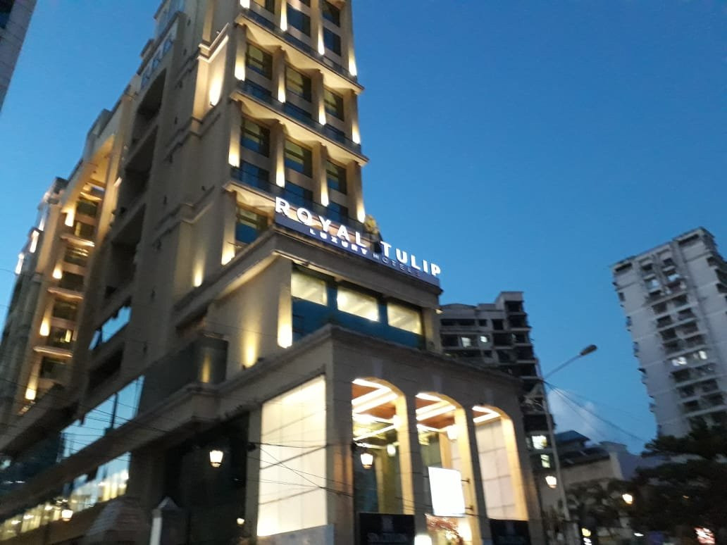 Golden Chariot Vasai Hotel主图