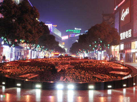 芜湖中山路步行街-芜湖必去景点