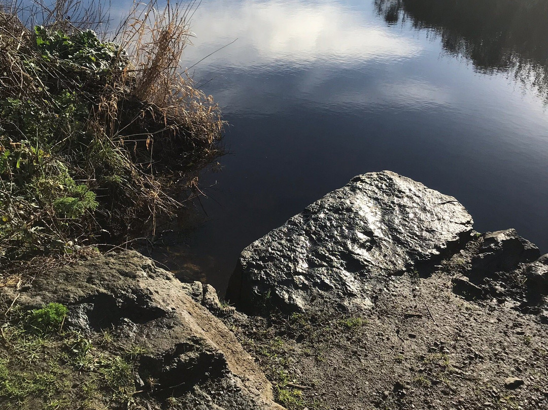 The Poltesco Valley and Carleon Cove-null必去景点