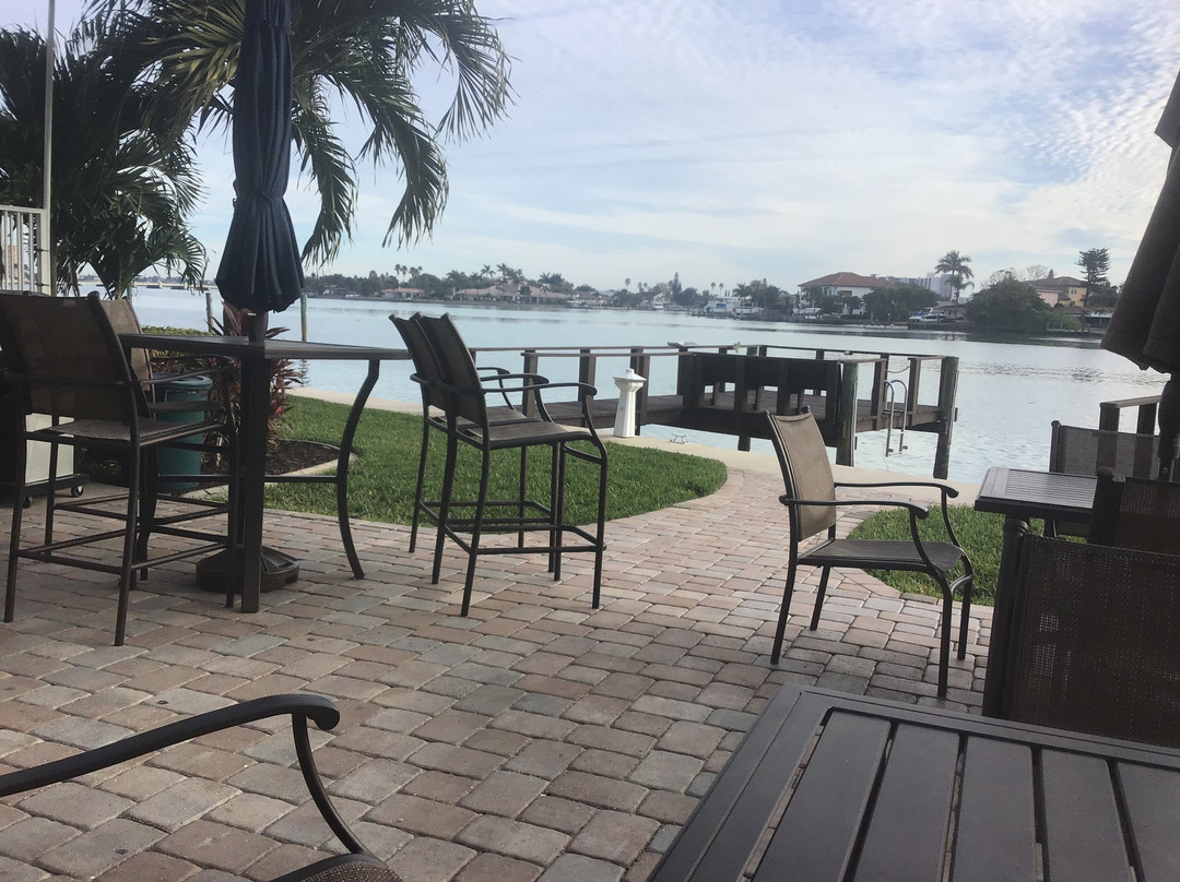 Westwinds Waterfront Resort主图