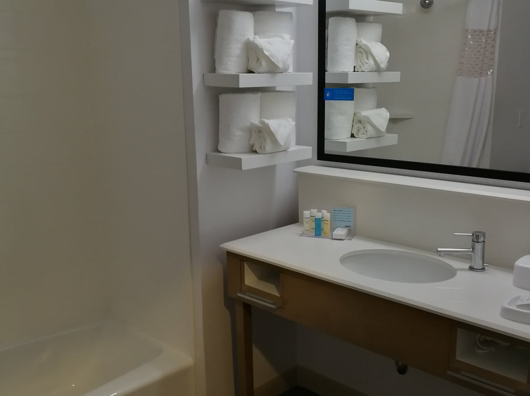 圣何塞汉普顿套房酒店主图