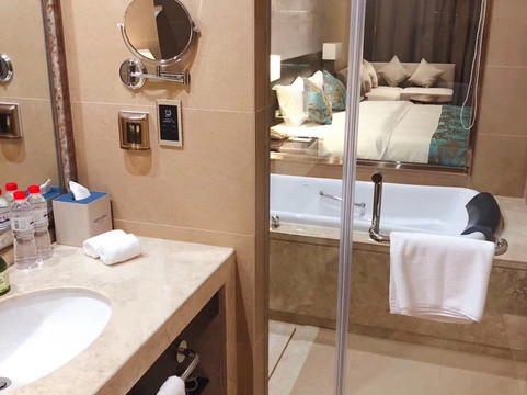 华强诺华廷酒店主图