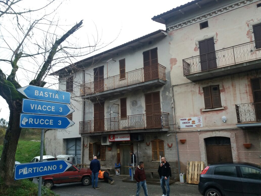 Costacciaro旅游景点-Bar Alimentari Scotini