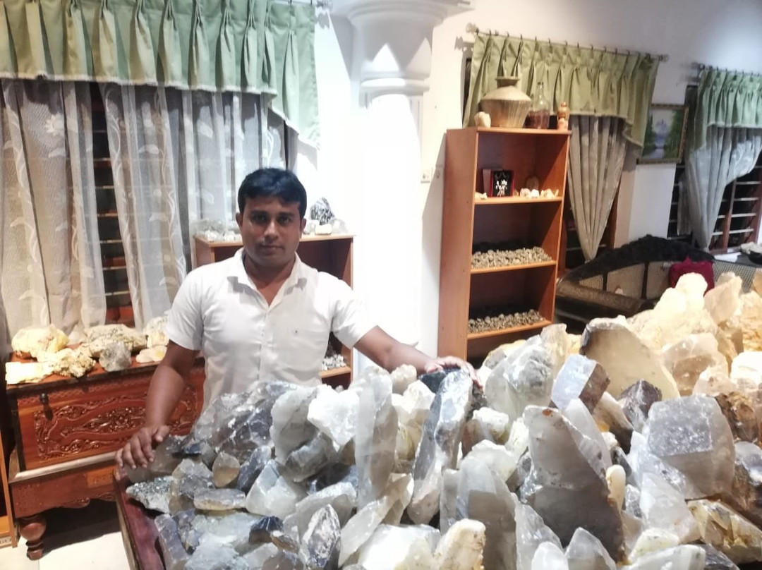 Aakarsha Gem House-Matale必去景点