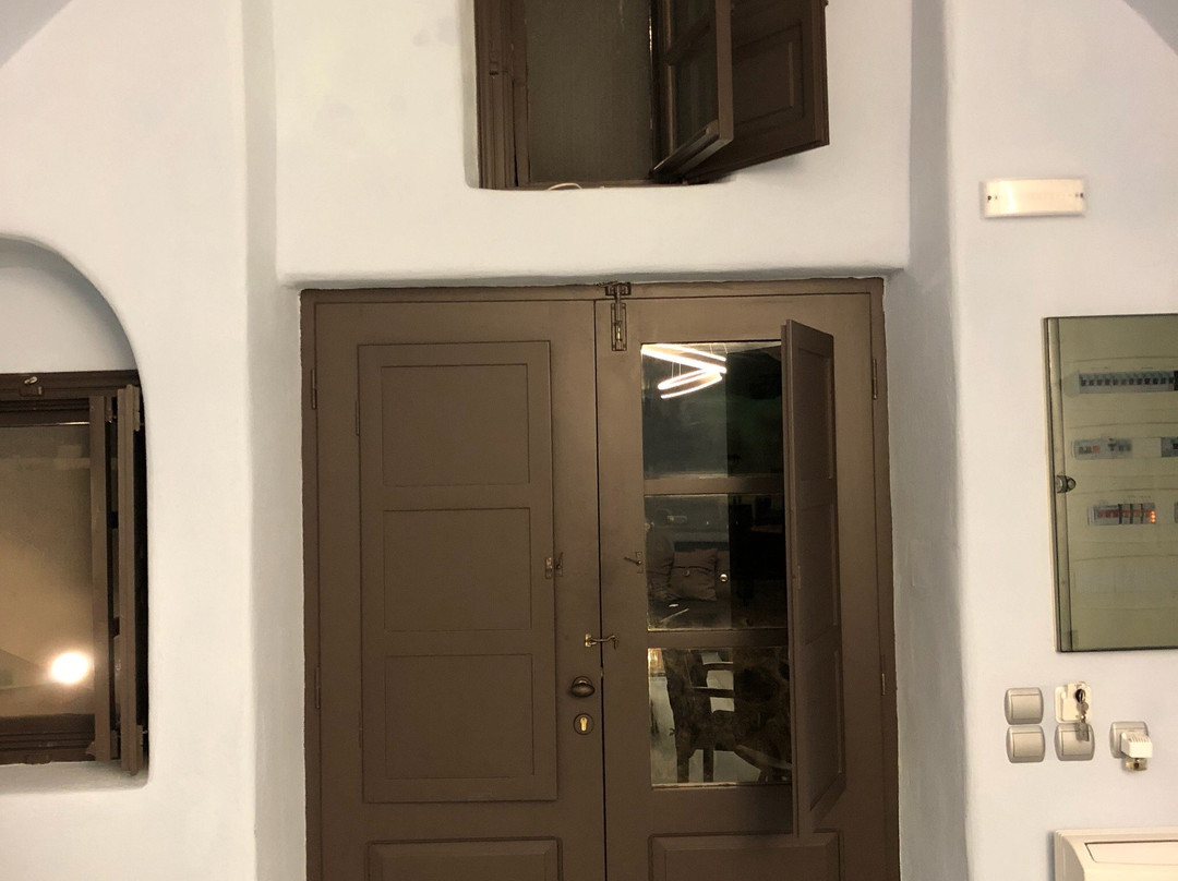 Elia 1968 Cave Houses主图