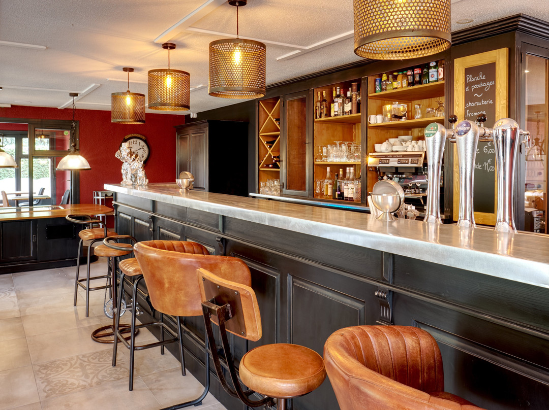 Hotel Restaurant Kyriad Lille Est-Hem主图