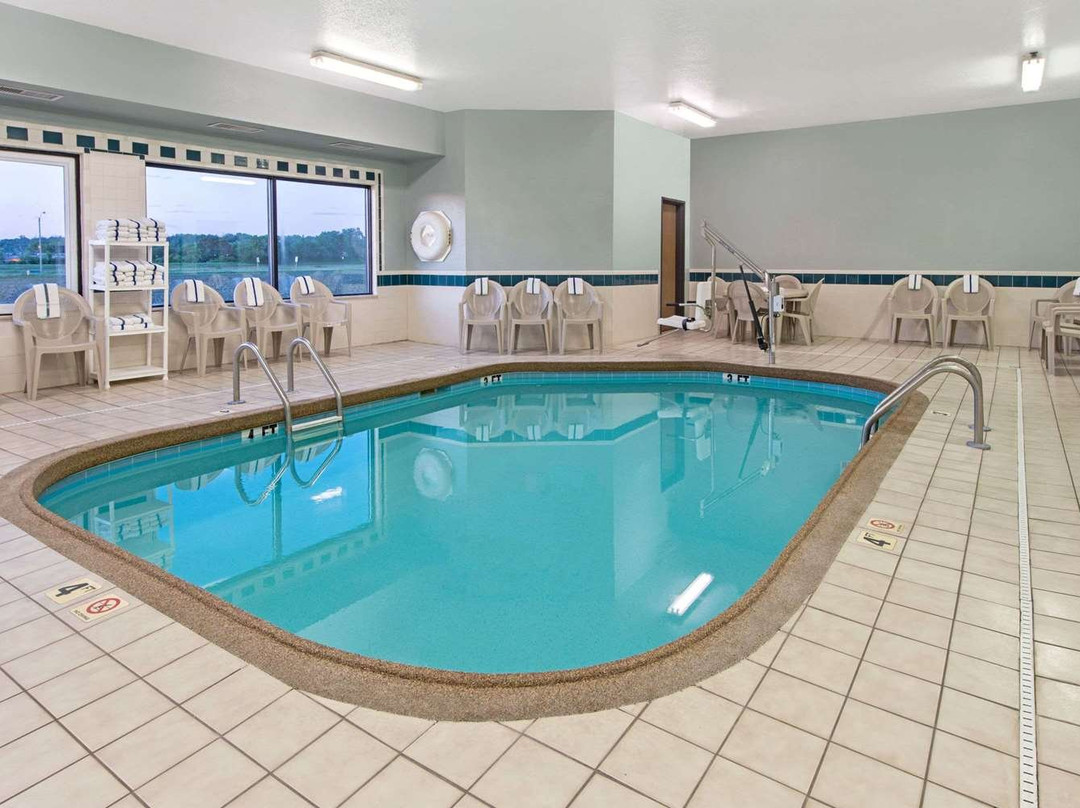 科林斯维尔戴斯酒店主图