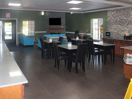 Quality Inn North Vernon Near Hwy 50主图