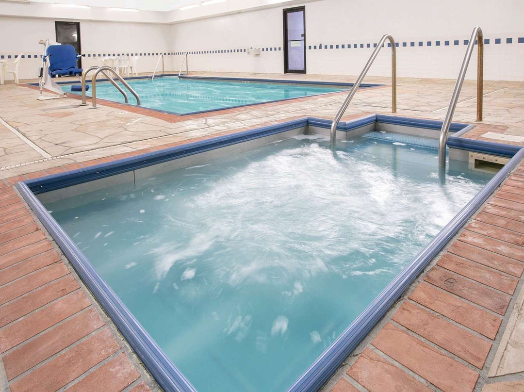 Super 8 by Wyndham Big Cabin/Vinita Area主图