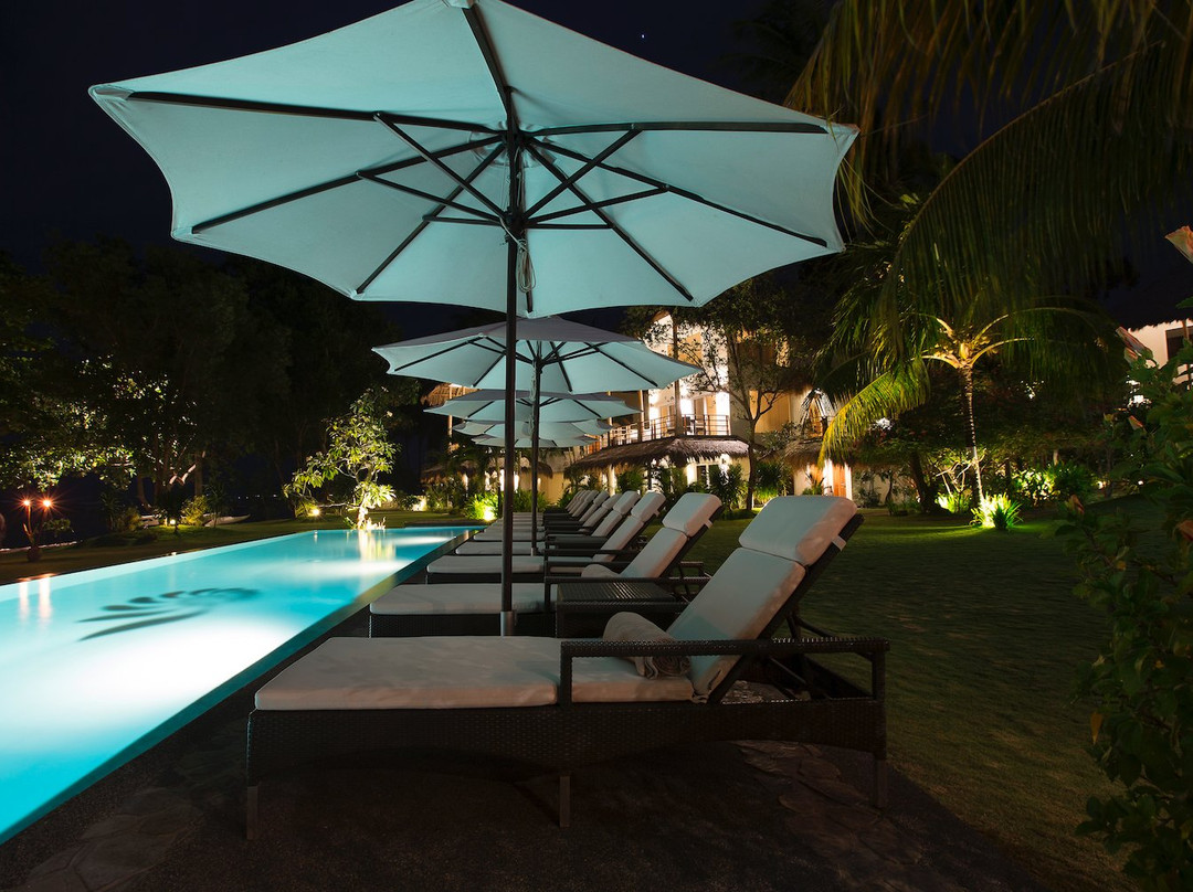 萨拉亚海滩旅馆主图