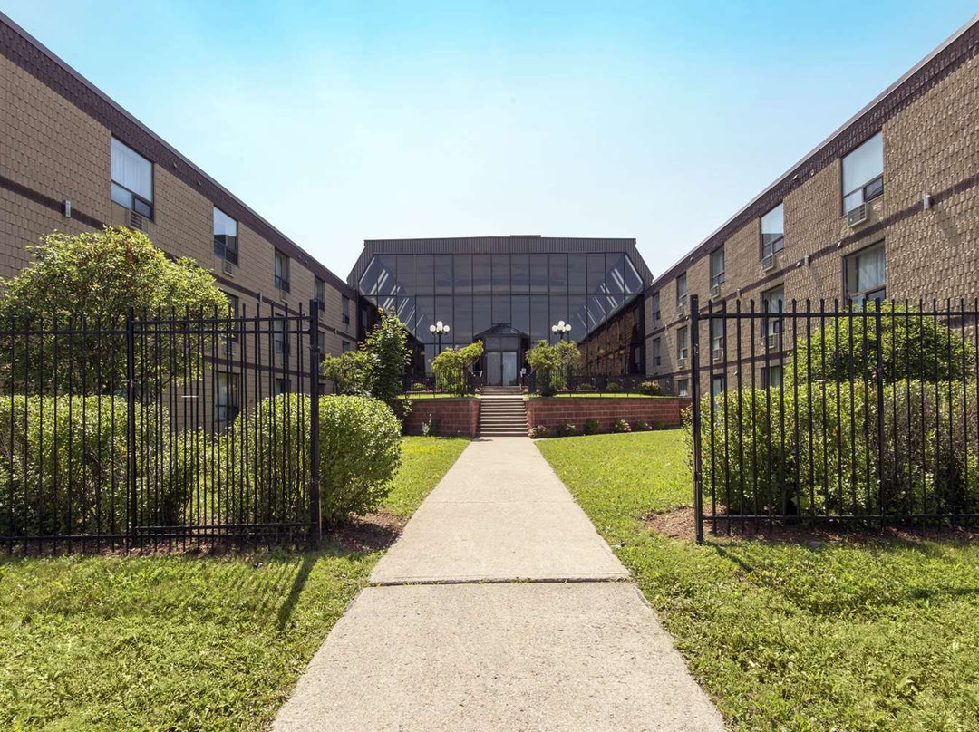 Quality Inn & Conference Centre主图